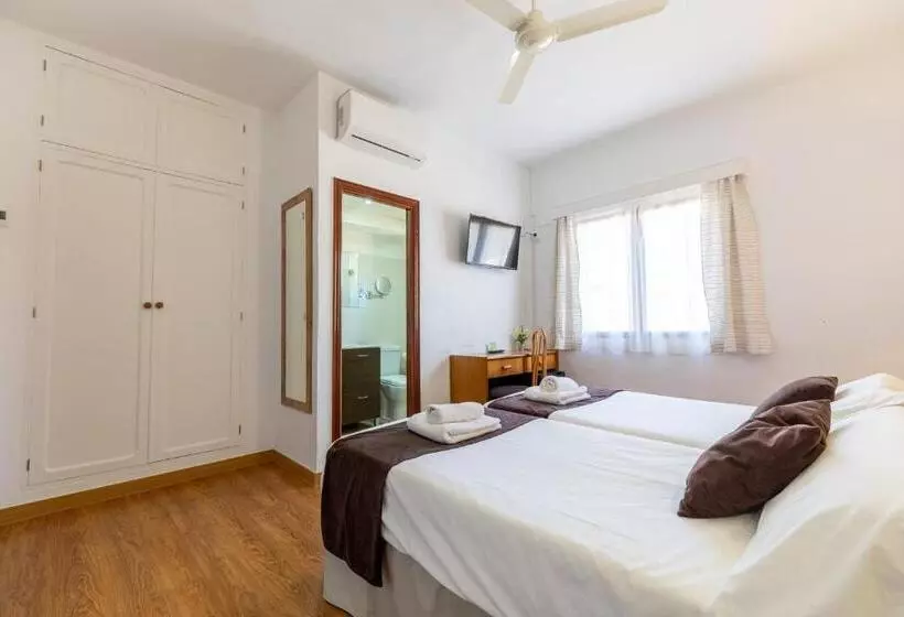 اتاق استاندارد, Hostal Doris Adults Only