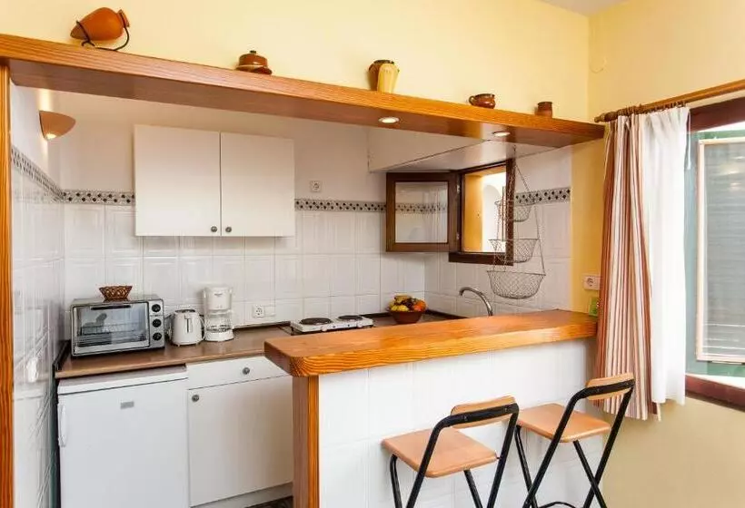 سوییت سوپریور, Hostal Doris Adults Only