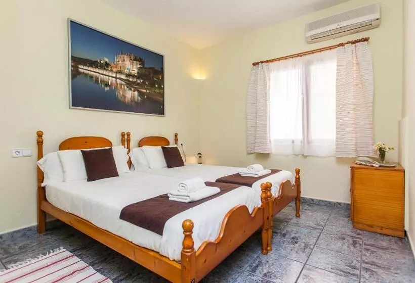 سوییت سوپریور, Hostal Doris Adults Only