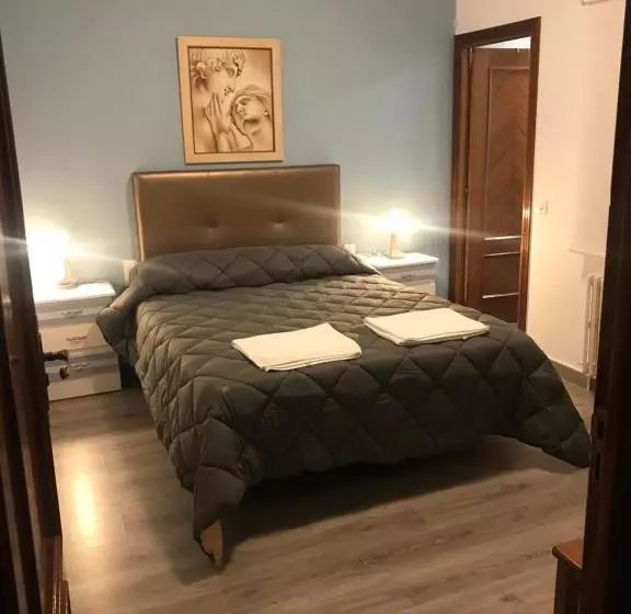Camera Standard, Hostal Imperio