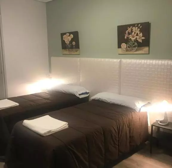Camera Standard, Hostal Imperio