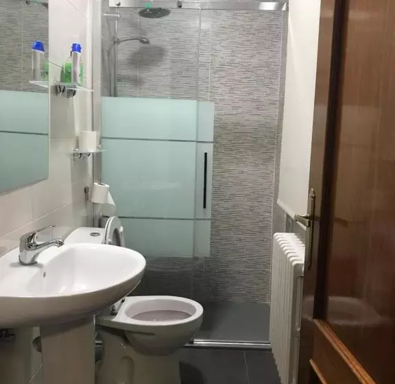 Camera Standard, Hostal Imperio