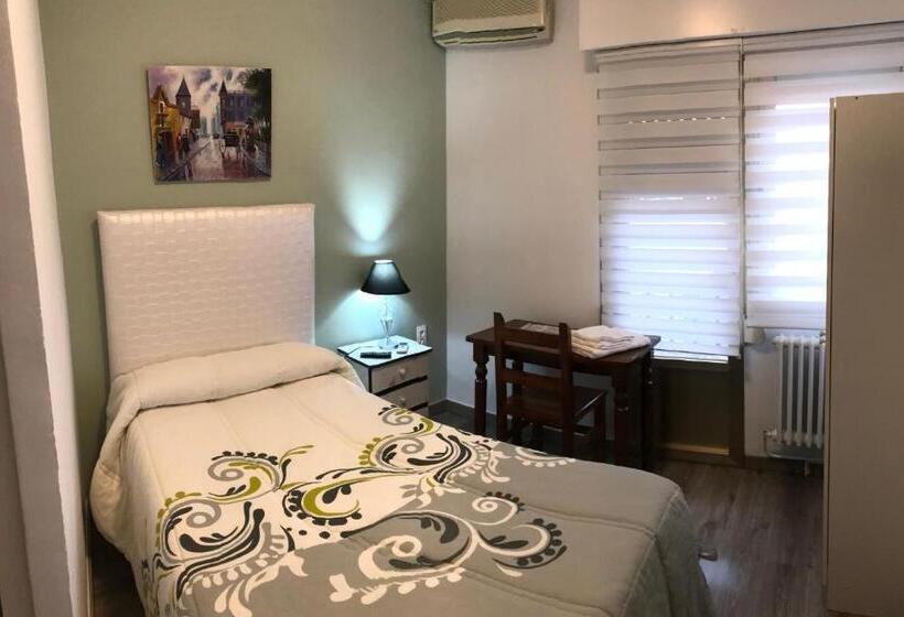 Номер Стандарт Индивидуальный, Hostal Imperio