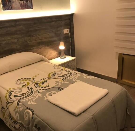 Номер Стандарт Индивидуальный, Hostal Imperio