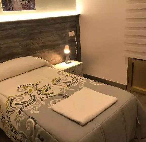 Camera Standard Individuale, Hostal Imperio