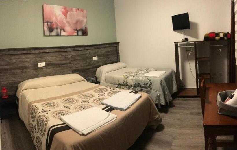 スタンダードトリプルルーム, Hostal Imperio