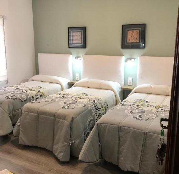 スタンダードトリプルルーム, Hostal Imperio