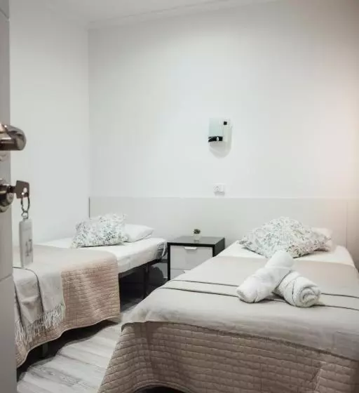 スタンダードルーム, Hostal Ruta De Francia