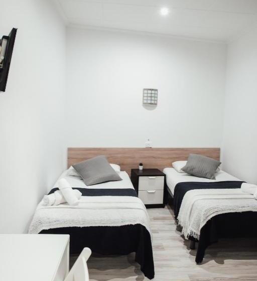 Номер Стандарт, Hostal Ruta De Francia