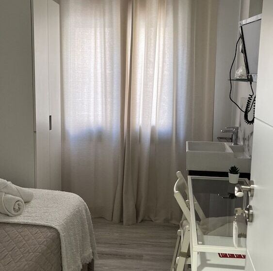 חדר סטנדרד יחיד חדר אמבטיה משותף, Hostal Ruta De Francia