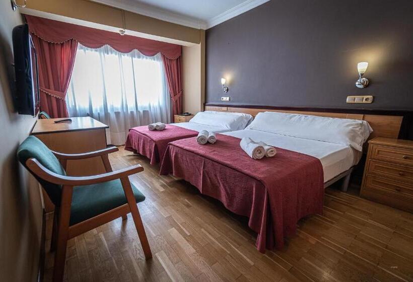 اتاق خانوادگی, Silva