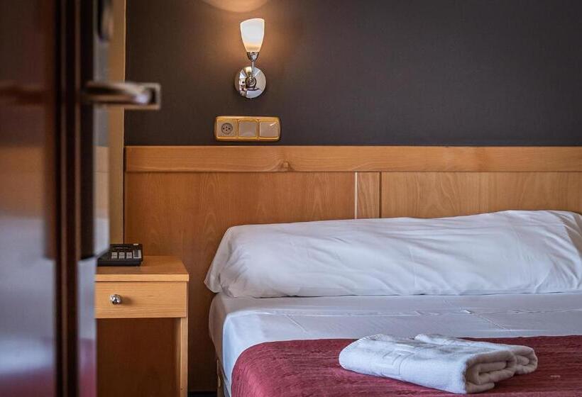 اتاق خانوادگی, Silva