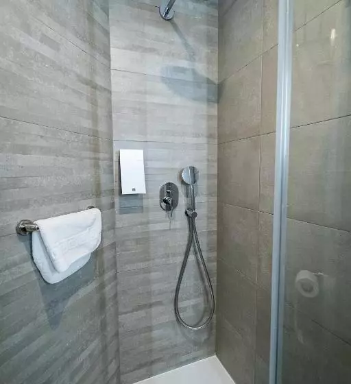 Deluxe Zimmer, Silva