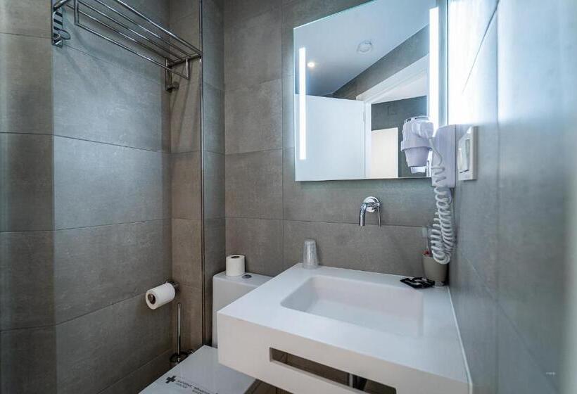 اتاق لوکس, Silva