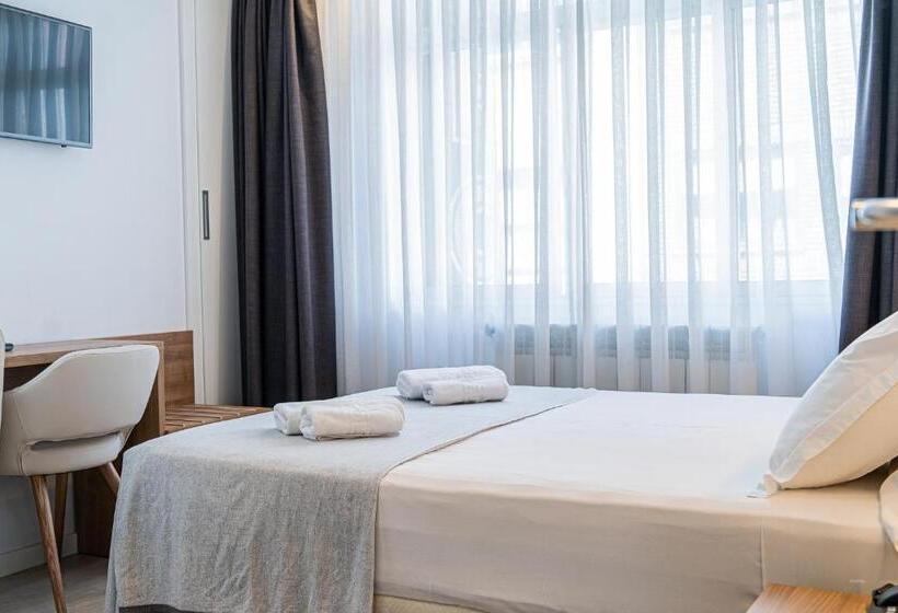 Quarto Deluxe, Silva