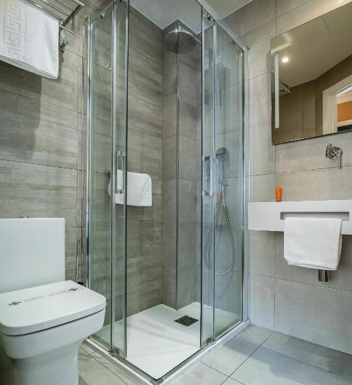 اتاق لوکس با تخت بزرگ, Silva