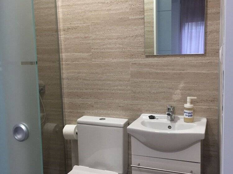 اتاق استاندارد, Pension Oviedo