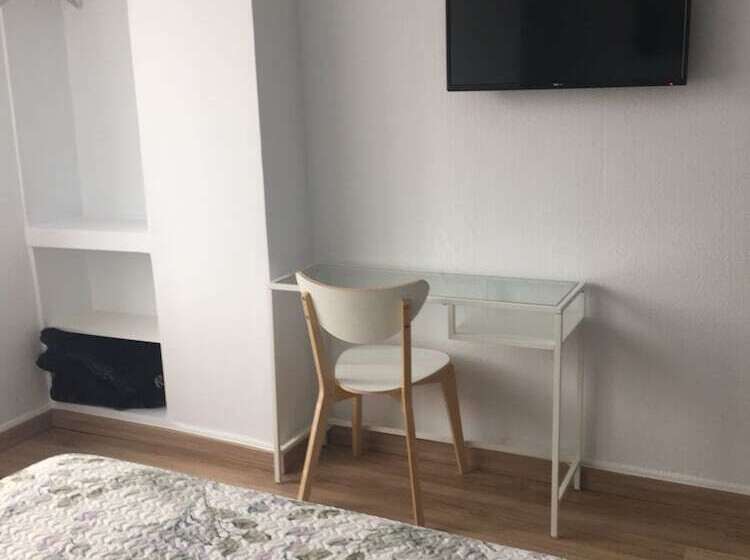 اتاق استاندارد, Pension Oviedo