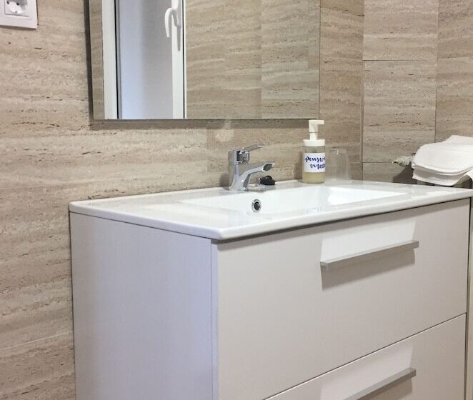 اتاق استاندارد, Pension Oviedo