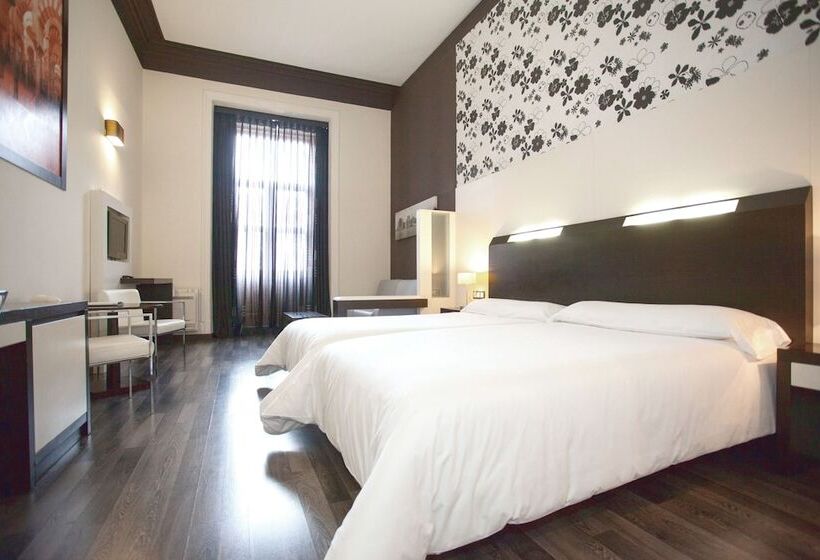 سوئیت با بالکن, Alhambra Suites