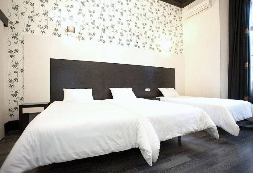 Habitación Cuádruple Estándar, Alhambra Suites