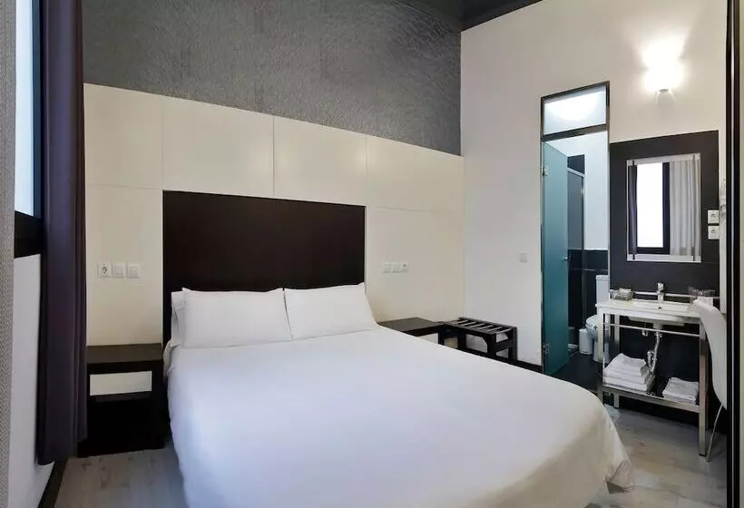 اتاق استاندارد, Alhambra Suites