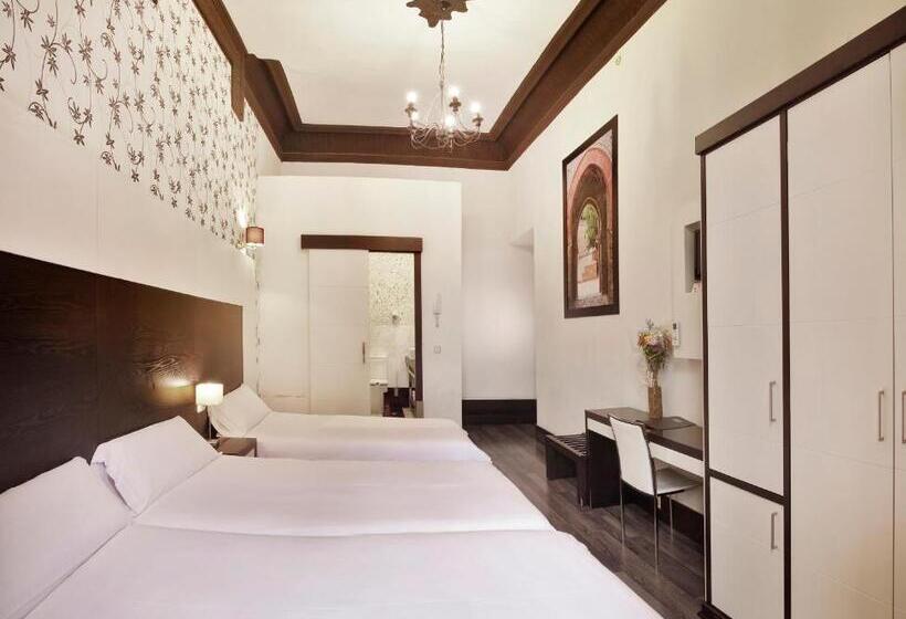 اتاق استاندارد سه نفره, Alhambra Suites