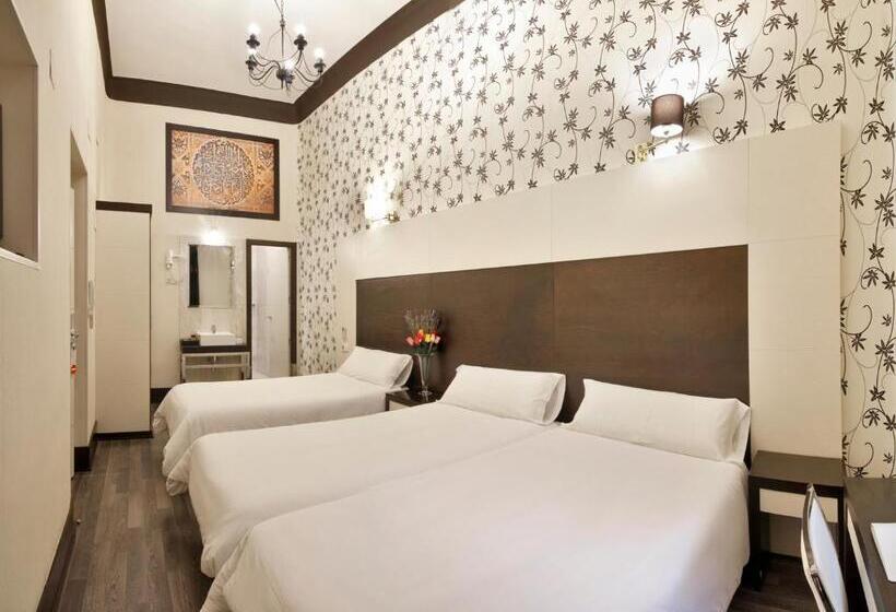 اتاق استاندارد سه نفره, Alhambra Suites