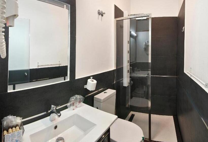 اتاق استاندارد چهار تخته, Alhambra Suites