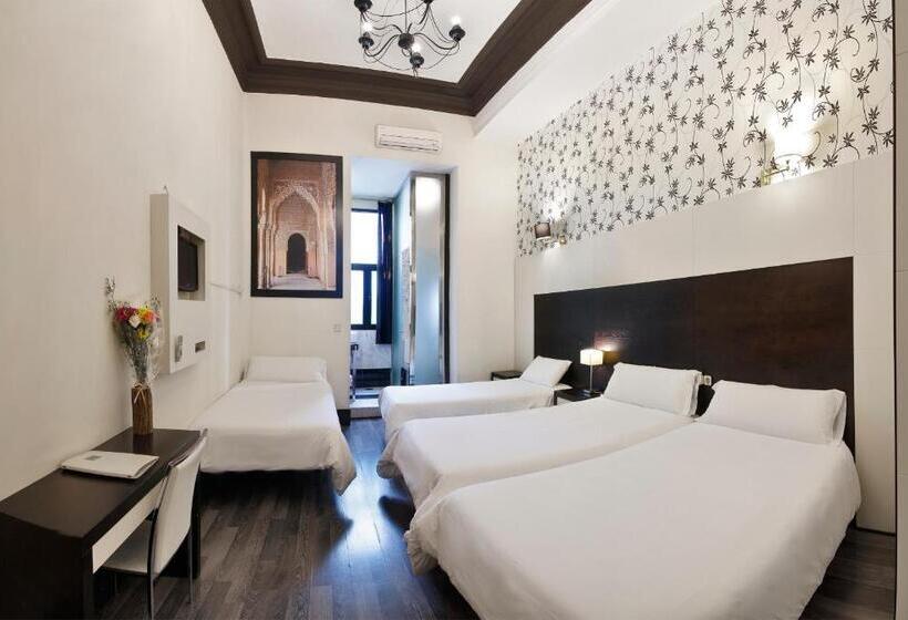 اتاق استاندارد چهار تخته, Alhambra Suites