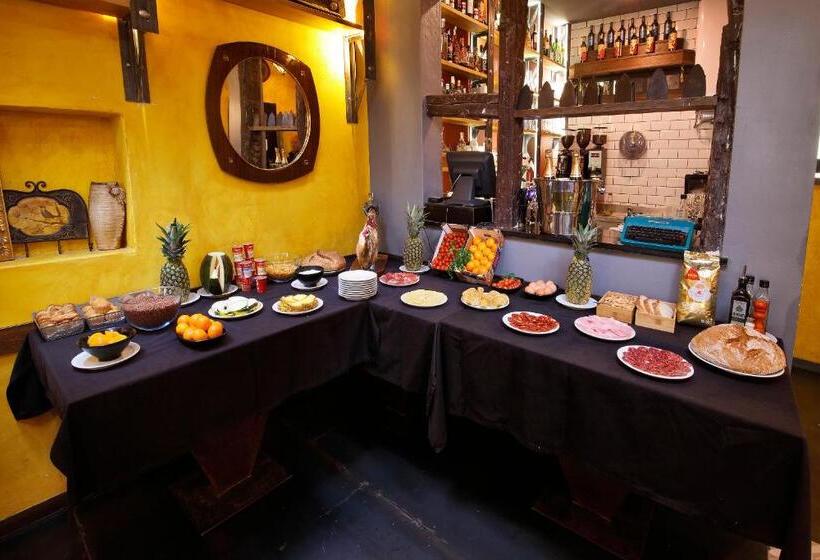 Habitación Cuádruple Estándar, Alhambra Suites