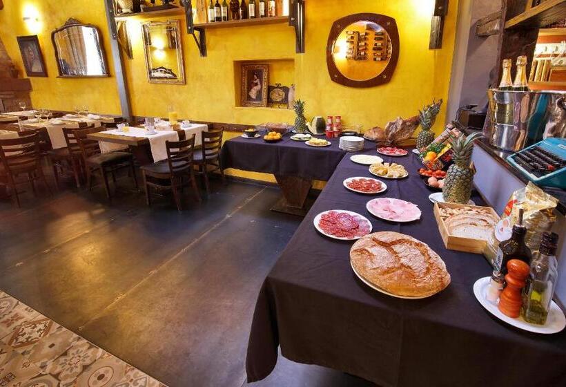 اتاق استاندارد چهار تخته, Alhambra Suites