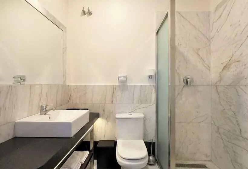 اتاق سوپریور, Alhambra Suites