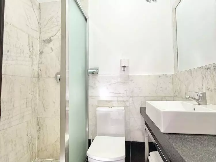اتاق استاندارد, Alhambra Suites