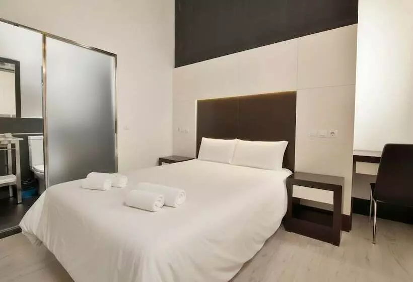 اتاق استاندارد, Alhambra Suites