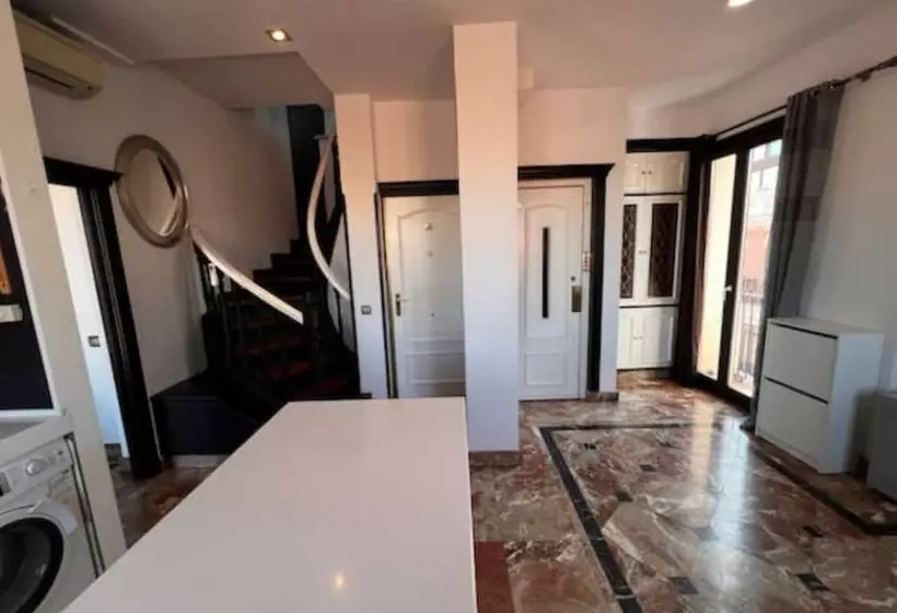 اتاق دوبلکس, Alhambra Suites