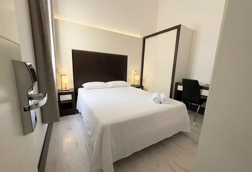 اتاق استاندارد یک نفره, Alhambra Suites