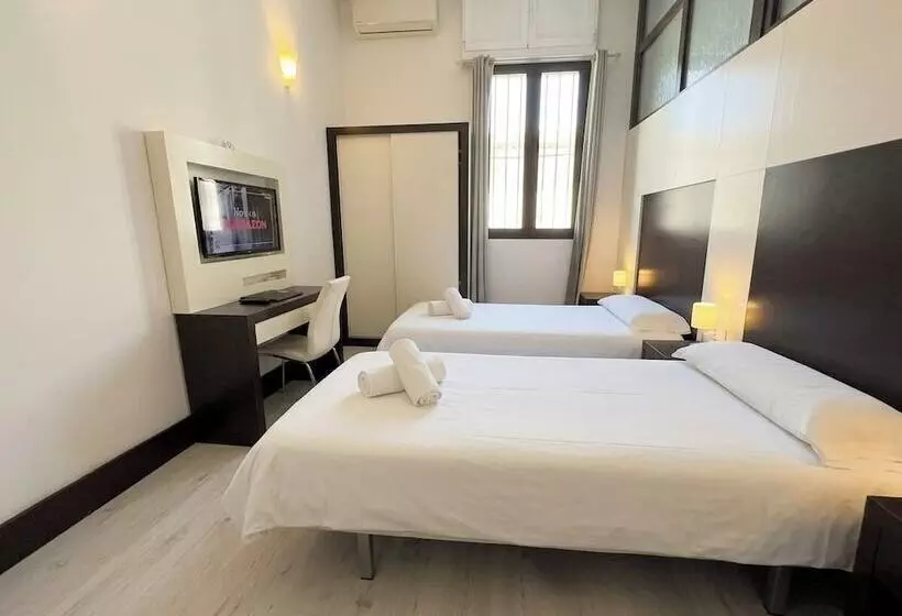 اتاق سوپریور, Alhambra Suites