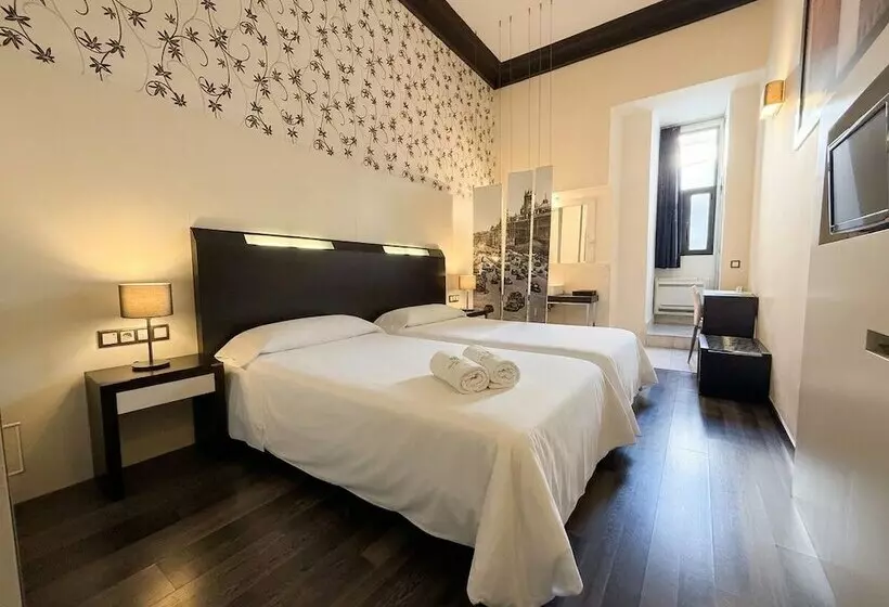 اتاق سوپریور, Alhambra Suites