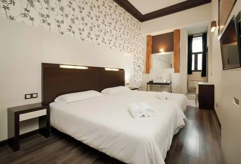 اتاق سوپریور, Alhambra Suites