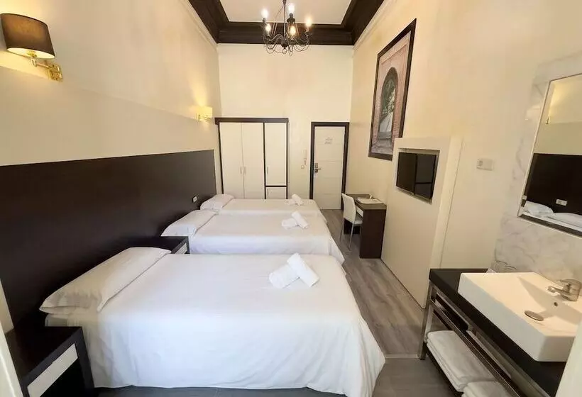 اتاق استاندارد سه نفره, Alhambra Suites