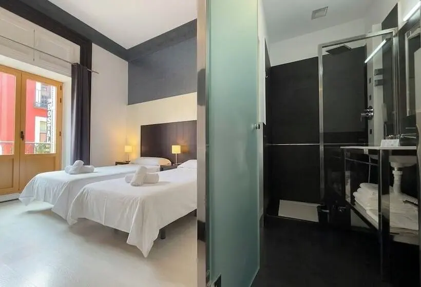 اتاق سوپریور, Alhambra Suites