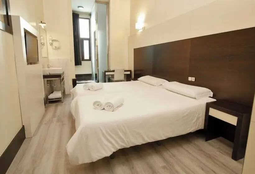 اتاق سوپریور, Alhambra Suites