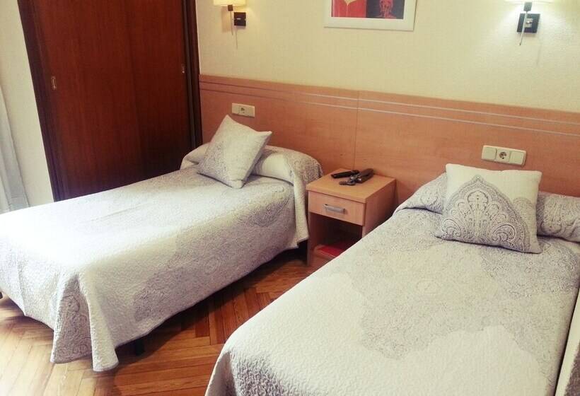 اتاق استاندارد, Hostal Avenida
