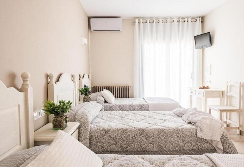 스탠다드 트리플 룸, Hostal Buenos Aires