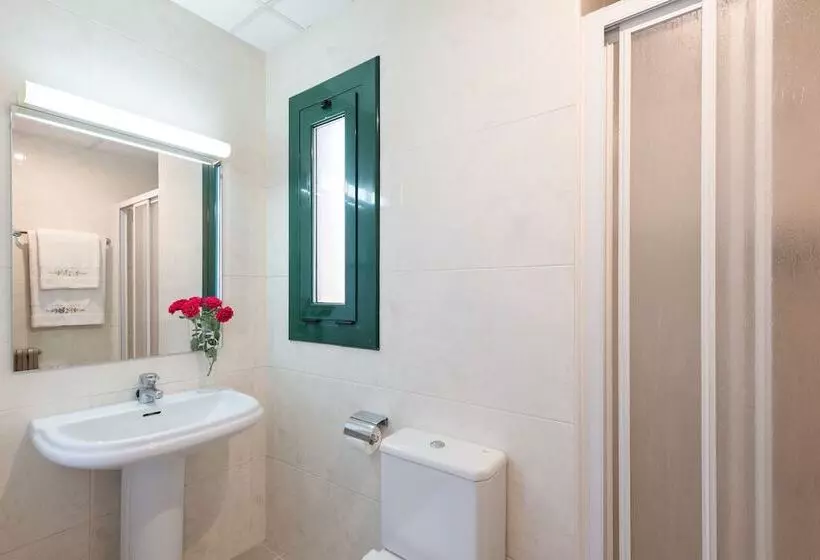 3-Bett-Standardzimmer, Hostal Buenos Aires