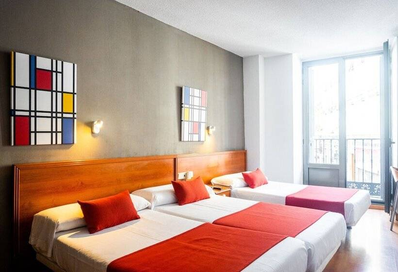 غرفة قياسية ثلاثية, Hostal Persal