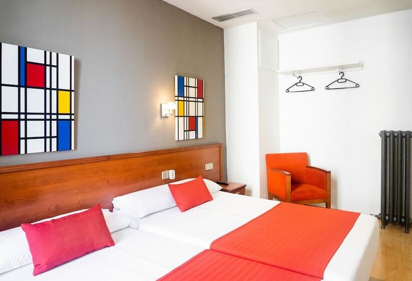 غرفة قياسية رباعية, Hostal Persal