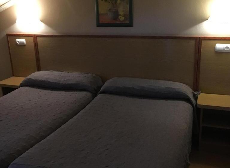 اتاق استاندارد سه نفره, Avenida Leganés