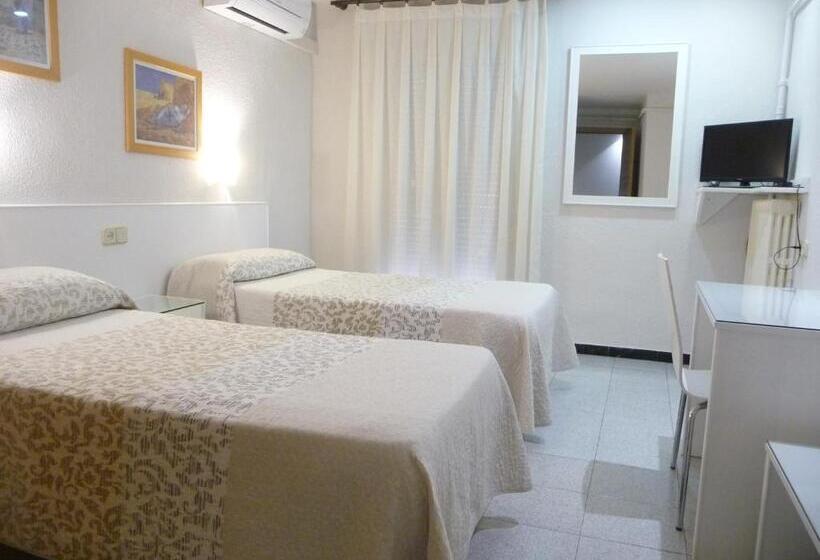 اتاق استاندارد, Goya